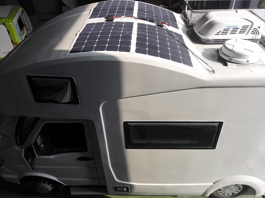 程力依维柯C型房车太阳能板安装图